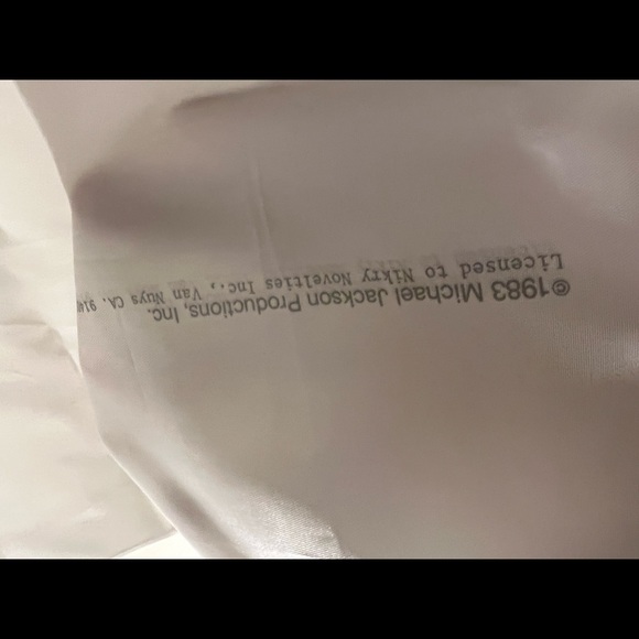 Huge stunning poster size picture of Michael Jackson in yellow nest on fabric - Picture 10 of 10